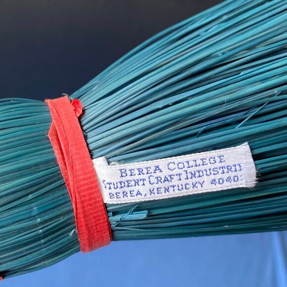 VTG Hearth Fireplace Whisk Broom Witch Handmade Primitive Berea College Student - Picture 2 of 12